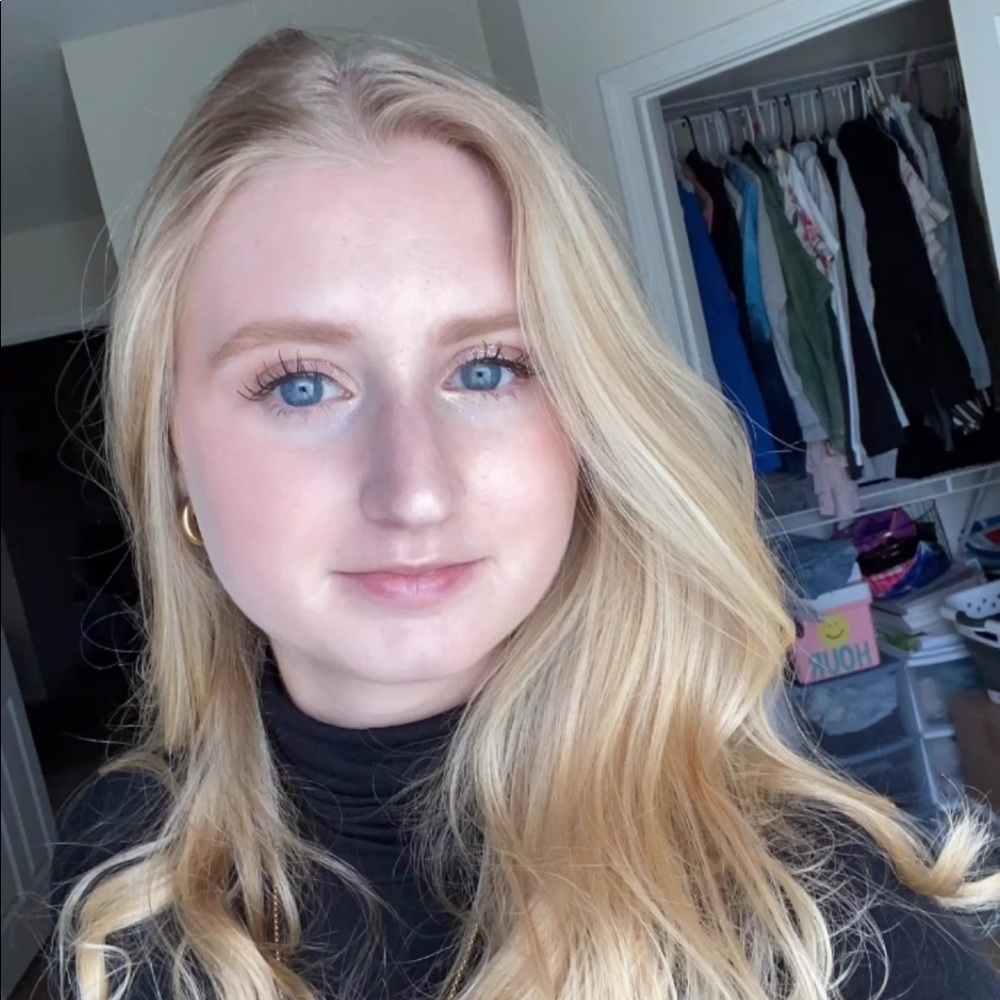 Meet your Posher, Julia